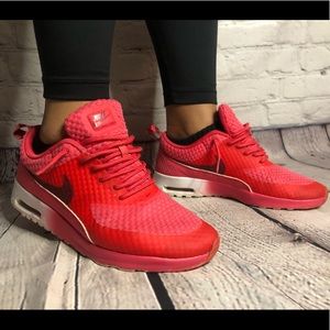 Pink Nike Air Max Thea’s